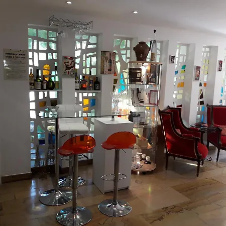 Restaurant La Croix Blanche 호텔 2*