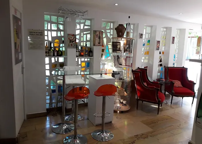 Restaurant La Croix Blanche Hotell 2*